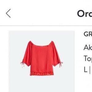 Brand new with tags
Off the shoulder top
Red, Cute crochet at bottom